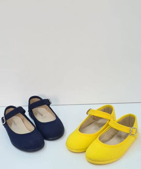 Mercedita en lona con cierre de hebilla