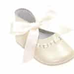 Peuque nacarado con cierre de lazo