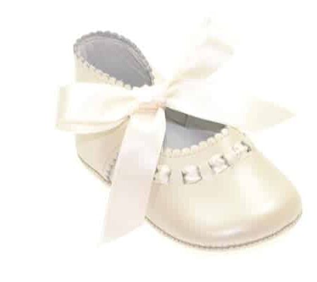 Peuque nacarado con cierre de lazo