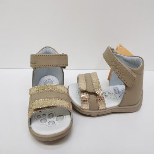 Sandalia Velcro Dorado Chicco - Imagen 1