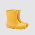 bota de agua amarilla barefoot de la marca igor que puedes encontrar en Chikihuella