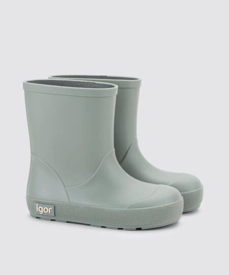 bota de agua verde barefoot de la marca igor que puedes encontrar en chikihuellas