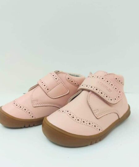 bota rosa perforada pirufin chikihuellas