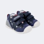 deportivo marino con adornos de planetas y cierre de doble velcro de la marca biomecanics