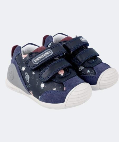 deportivo marino con adornos de planetas y cierre de doble velcro de la marca biomecanics
