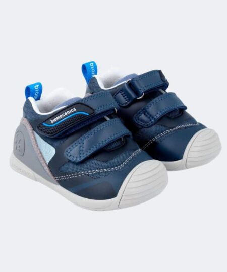 deportivo biogateo rejilla en color marino con cierre de doble velcro de la marca Biomecanics