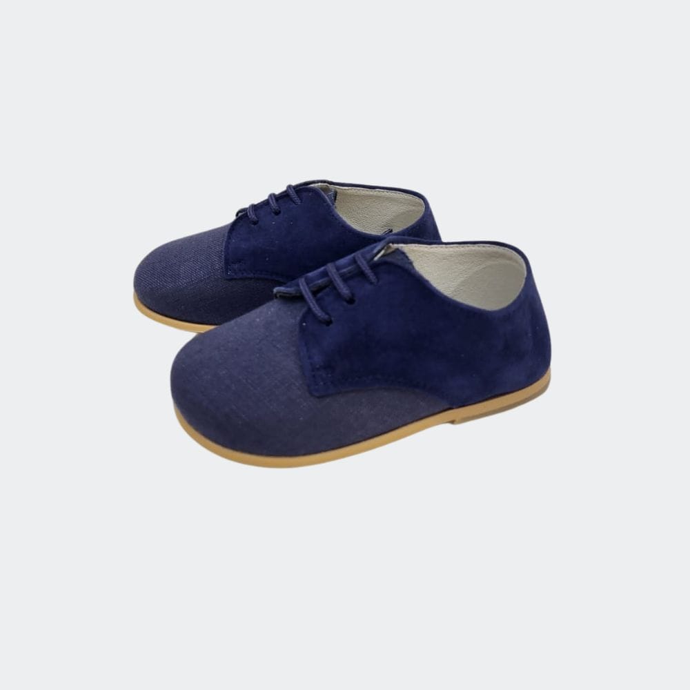 blucher lino en marino con cierre de cordones de la marca pirufin