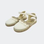 esparteñas puntilla beige vulpeques con cierre de hebilla