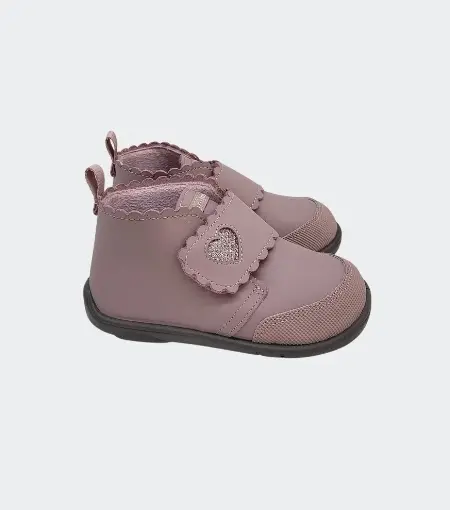Inicio - Zapatería infantil y juvenil online bota rosa corazon titanitos lado chikihuellas