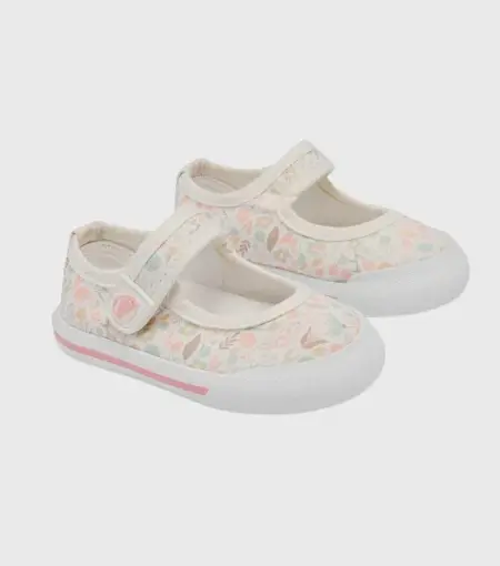 Mercedita Lona Barefoot Flores Conguitos