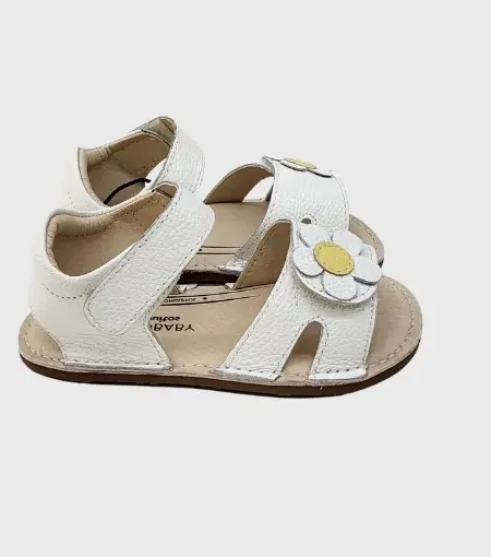 Inicio - Zapatería infantil y juvenil online sandalia tecnobaby flor conguitos lado chikihuellas